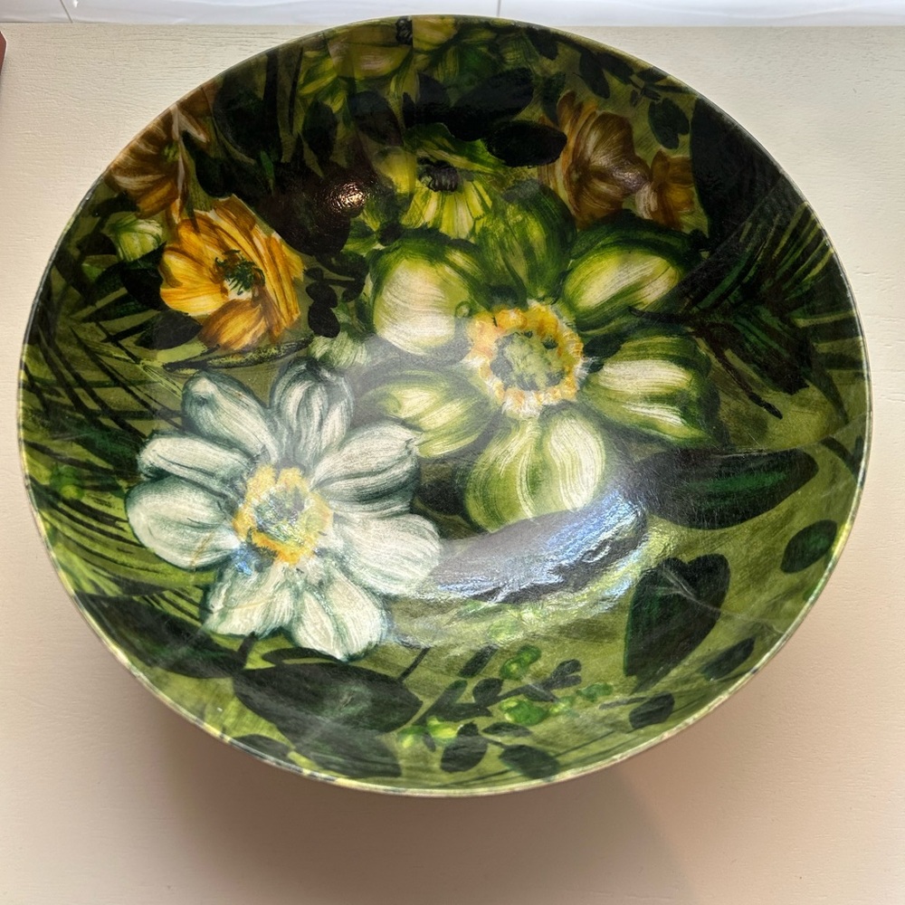 Large Vintage 70’s floral fiberglass salad bowl
